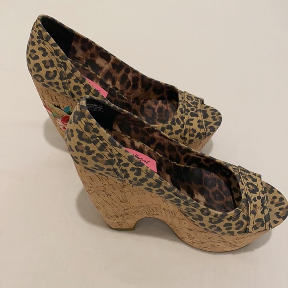 Betsy johnson wedges size 8.5 - Picture 2 of 7